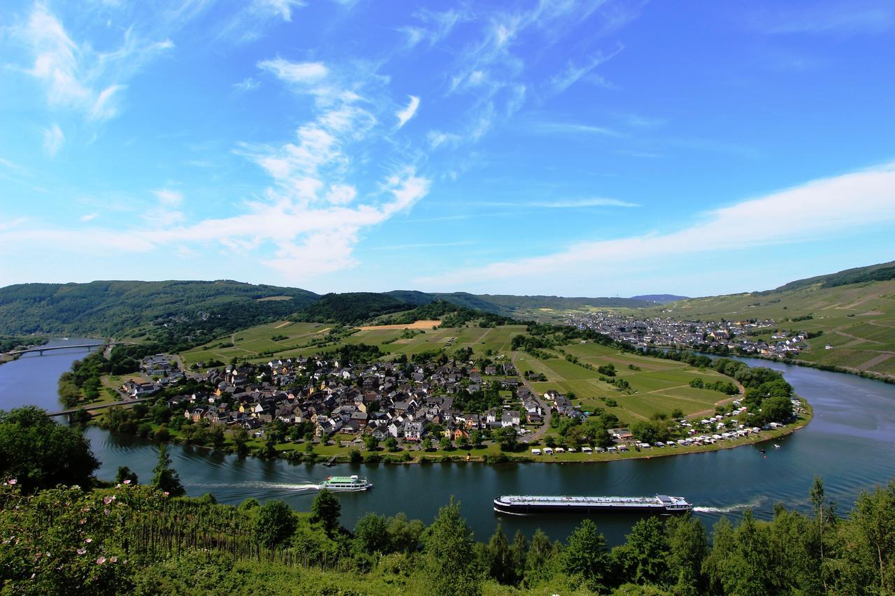 Landgasthaus Am Ufer ترابن ترارباخ المظهر الخارجي الصورة